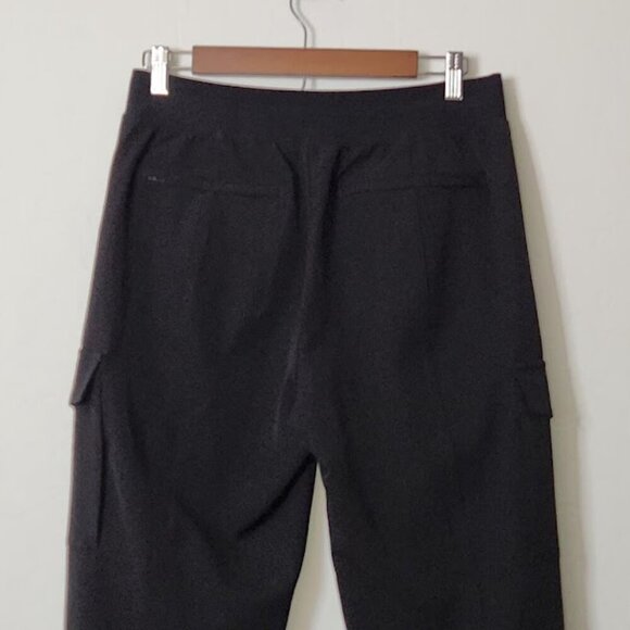 The Athleta Women's Elastic Waist Cargo Pants Size 8 - Picture 5 of 7